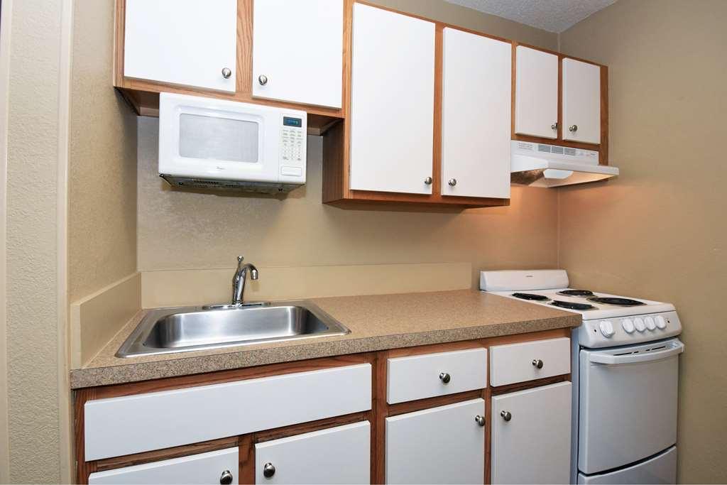 Extended Stay America Select Suites - Detroit - Warren Szoba fotó